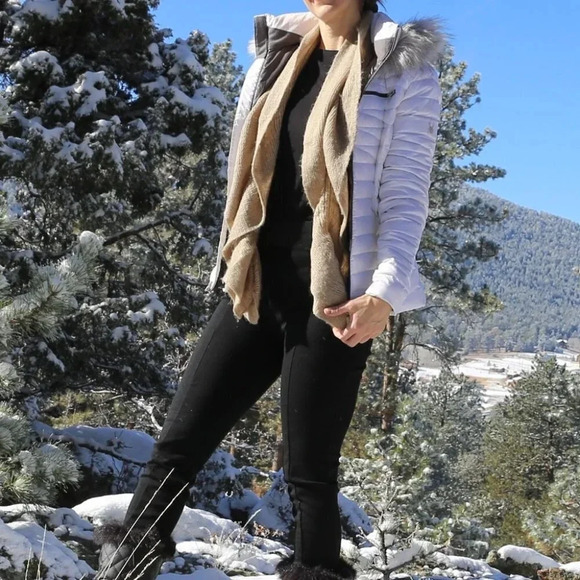 Calvin Klein Scarf - Picture 1 of 9